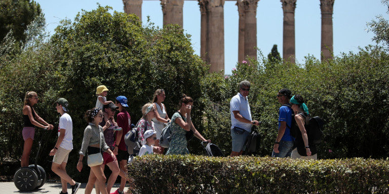 Ο καύσωνας «μετακομίζει» Ελλάδα: Ερχονται 40άρια το Σαββατοκύριακο