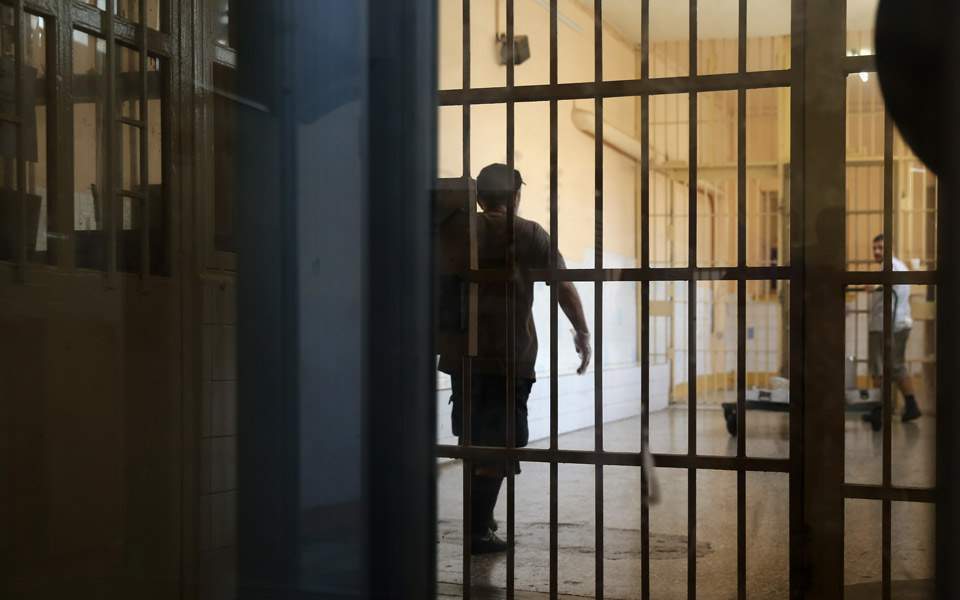 Συνήγορος του Πολίτη: Περιστατικά αυθαιρεσίας στα σώματα ασφαλείας και στις φυλακές