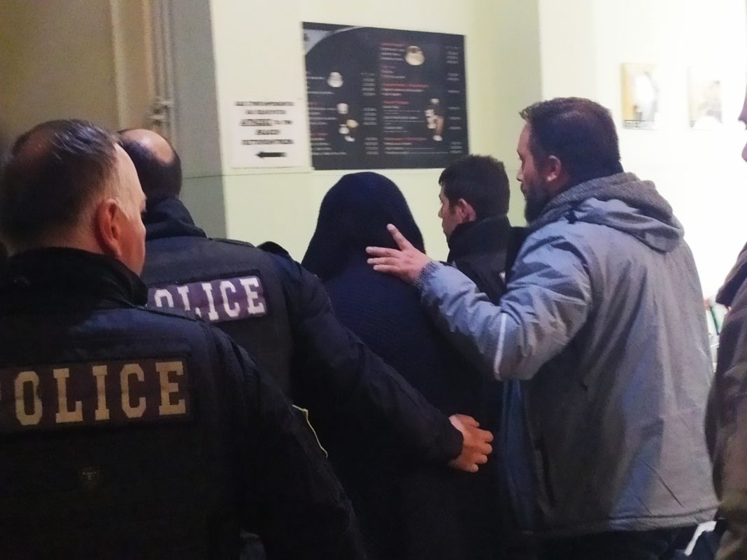 Έγκλημα στο Ηράκλειο: Απολογείται ο 54χρονος συζυγοκτόνος , κηδεύεται η 33χρονη