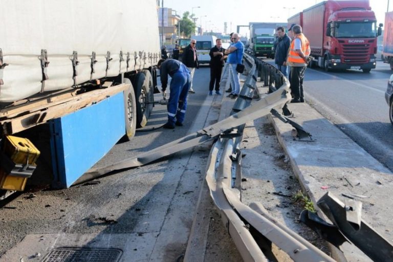 Ηράκλειο: Νταλίκα «δίπλωσε» στον ΒΟΑΚ