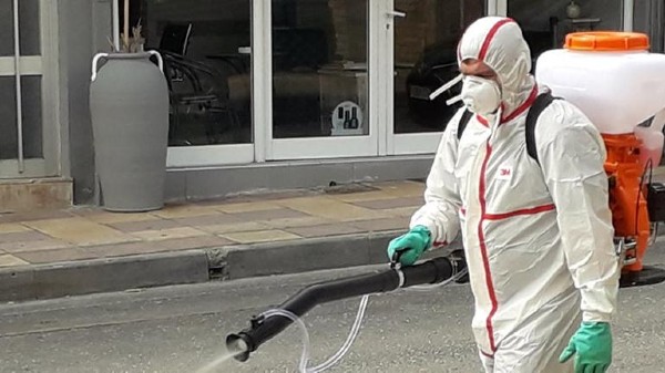 Εργασίες απολύμανσης δημόσιων χώρων από το Δήμο Μινώα Πεδιάδας