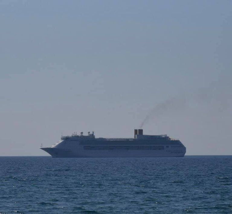 «Το κρουαζιερόπλοιο πρέπει να φύγει τώρα!»