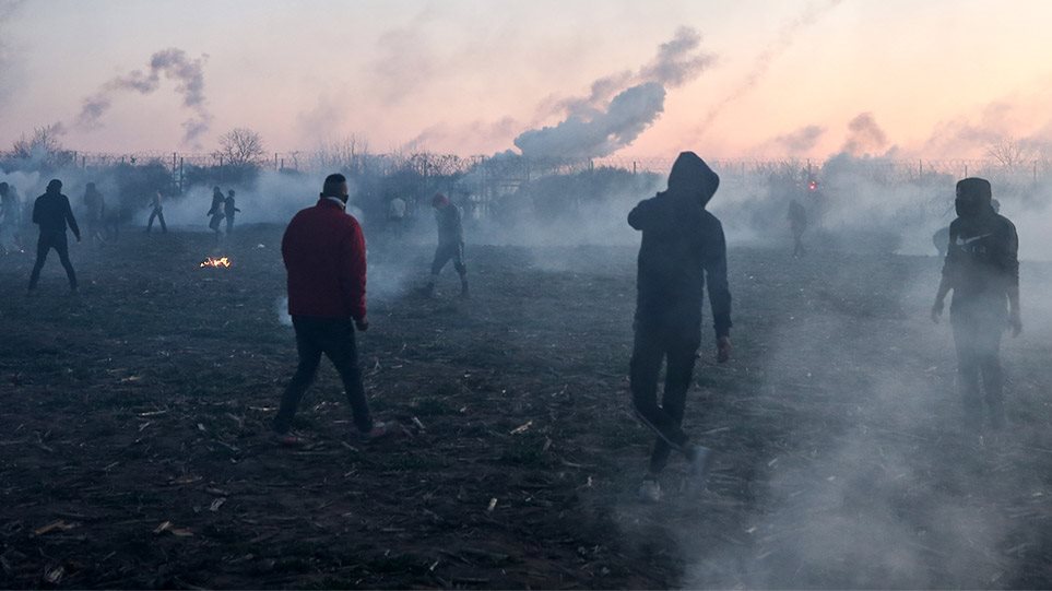 Έβρος: Επικίνδυνη νύχτα – Μετανάστες πέταξαν μολότοφ και άναψαν φωτιές