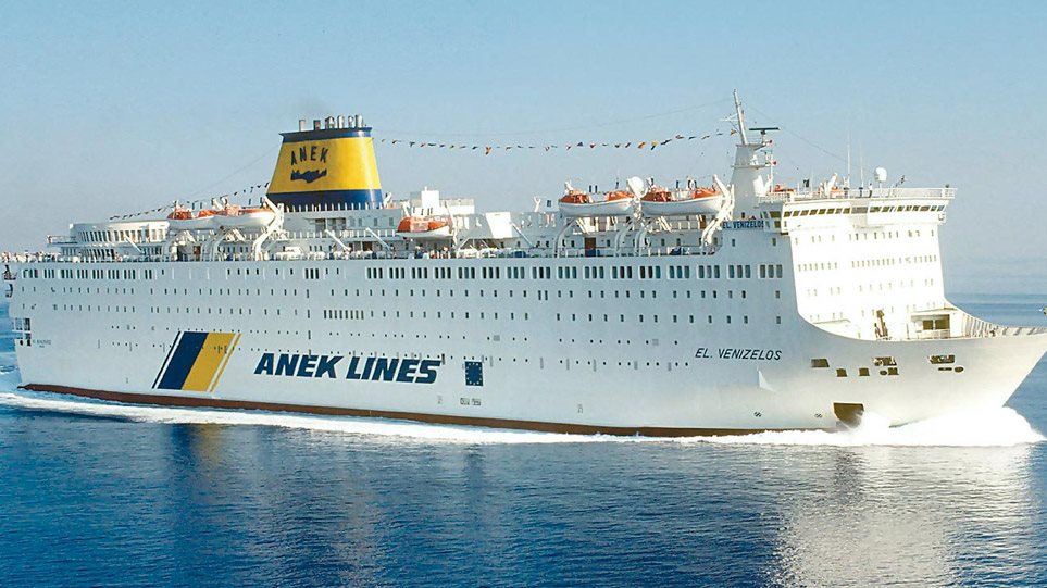 Κορωνοϊός: Περισσότερα από 120 άτομα θετικά στο πλοίο «Ελευθέριος Βενιζέλος»