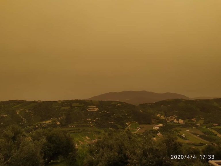 «Πέπλο» αφρικανικής σκόνης κάλυψε την Κρήτη (εικόνες)