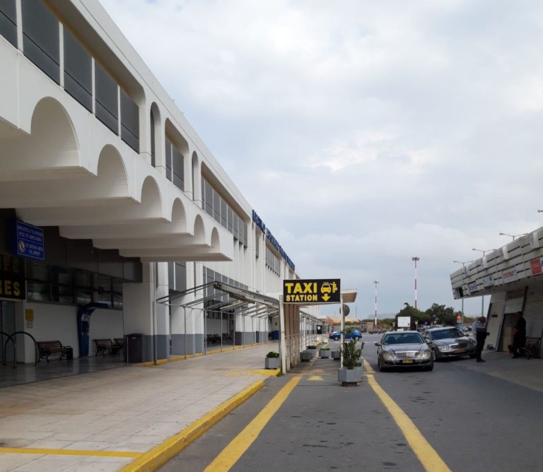 Μείωση 1,2 δισ. επιβατών έως τον Σεπτέμβριο στα αεροδρόμια