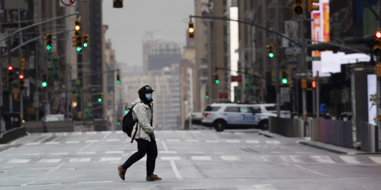 Κορωνοϊός: Η πολιτεία της Νέας Υόρκης βάζει τέλος στην υποχρεωτική μάσκα στα μέσα μεταφοράς