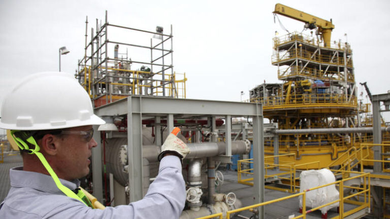 Ξανά κάτω από το μηδέν το αμερικάνικο πετρέλαιο