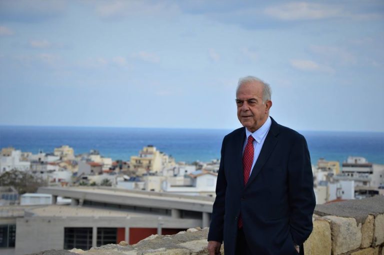 Ο Β. Λαμπρινός για την ημέρα της μητέρας
