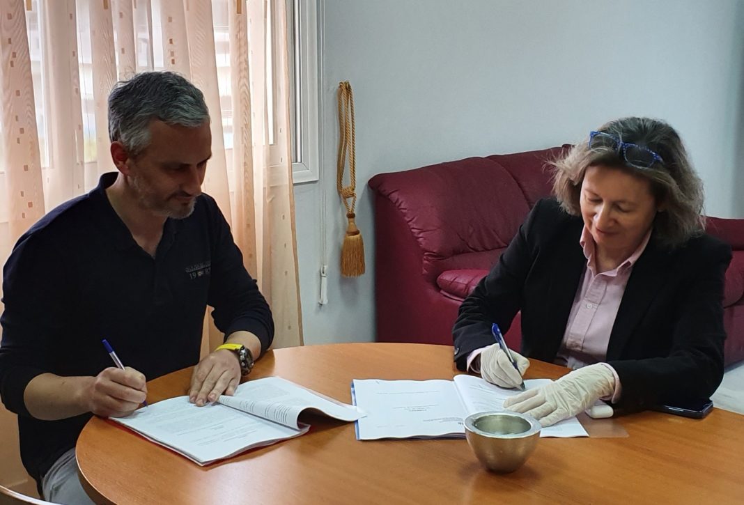 Έπεσαν οι υπογραφές για τις παρεμβάσεις στο Δημοτικό Μέγαρο της οδού Ανδρόγεω