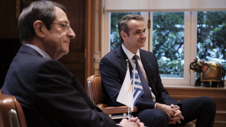 Τηλεφωνική επικοινωνία Μητσοτάκη – Αναστασιάδη για τους Ελληνοκύπριους φοιτητές