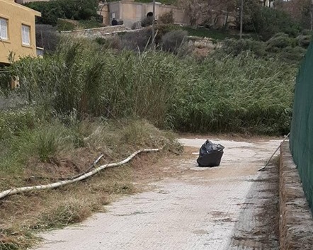 Μαλεβίζι: Εντατικοί καθαρισμοί στις προσβάσεις των παραλιών