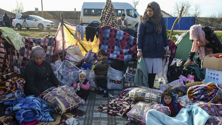 Guardian: Οι πρόσφυγες που έγιναν πιόνια στο παιχνίδι του Ερντογάν