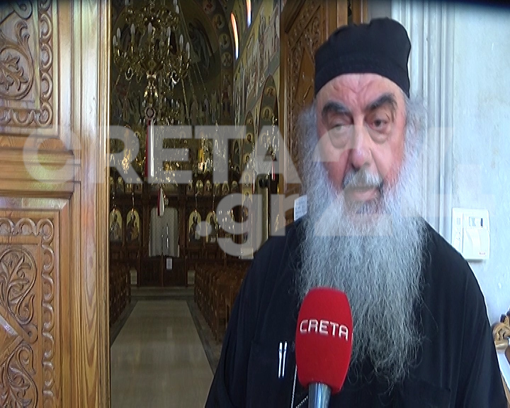 Ιερέας στο Ηράκλειο κρατά κλειστό το ναό και δηλώνει: Στην εκκλησία δεν είναι το μείζον η ζωή