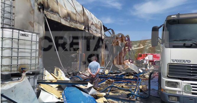 Ξεπερνά το 1,5 εκατ ευρώ η ζημιά στο τυποποιητήριο στη Φοινικιά (εικόνες)