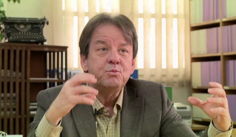 Αχ. Γραβάνης: Η θεραπεία της COVID-19 θα διαφέρει ανάλογα με το στάδιο της νόσου