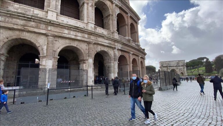 Κορωνοϊός-Ιταλία: Μείωση κρουσμάτων, αύξηση θανάτων