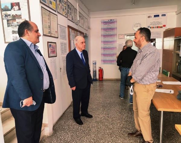 Σε σχολεία του Ηρακλείου ο Δήμαρχος – Ενημερώθηκε για τα μέτρα προστασίας στις τάξεις