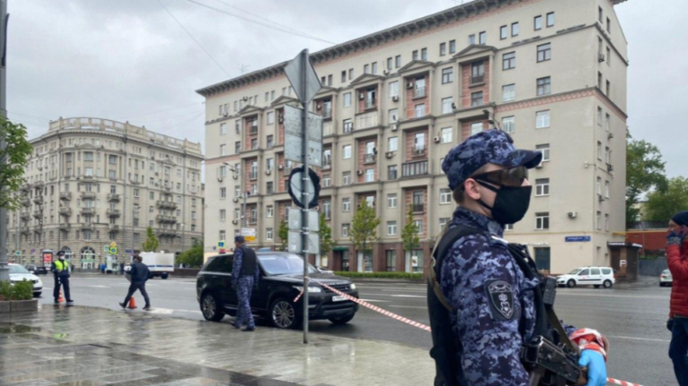 Μόσχα: Έξι άνθρωποι σε κατάσταση ομηρίας σε τράπεζα, στο κέντρο της πόλης