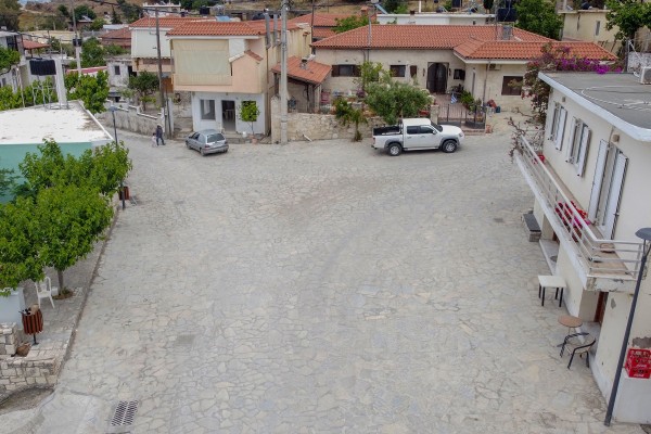Στο τελικό στάδιο το έργο ανάπλασης της κεντρικής οδού του Ρουκανίου