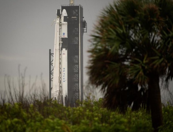 SpaceX: Ακυρώθηκε λόγω κακοκαιρίας η ιστορική εκτόξευση της NASA