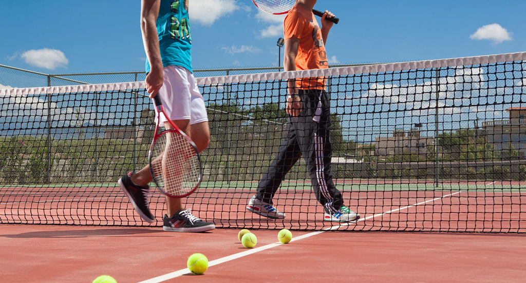 Το τένις επέστρεψε (και) στην Κρήτη-Ατομικές προπονήσεις και δυο άτομα σε κάθε γήπεδο