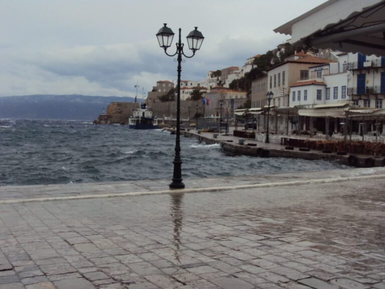 Μεγάλη η ανταπόκριση για τον εθελοντικό καθαρισμό του βυθού του Ενετικού Λιμένα