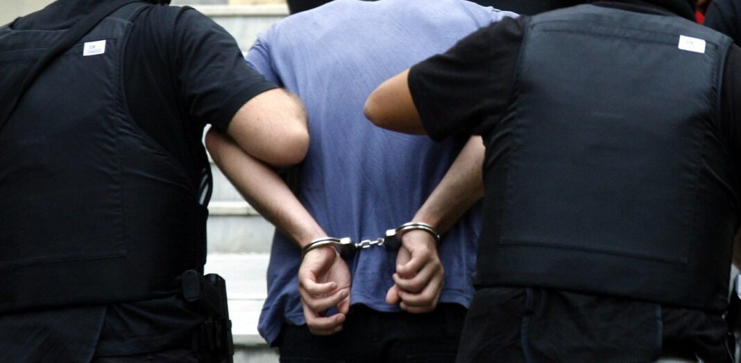 Ηράκλειο: Σύλληψη 32χρονου για φωτογραφίες ανήλικων στο κινητό του