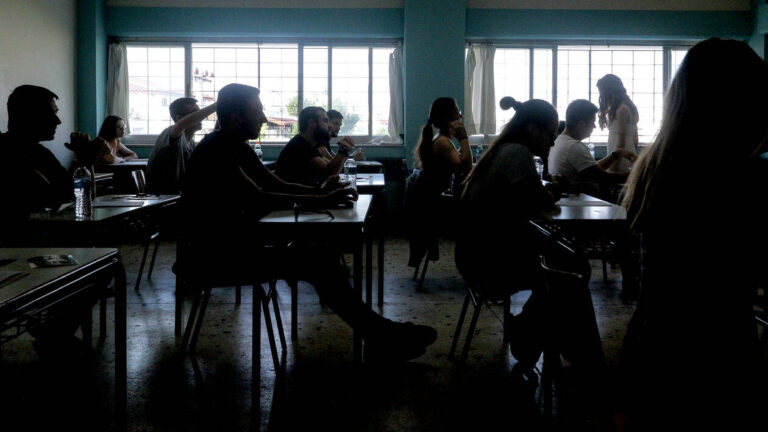 Πανελλήνιες εξετάσεις 2020: «Εισιτήριο» για οκτώ στους 10 υποψήφιους – Οι νέοι κανόνες