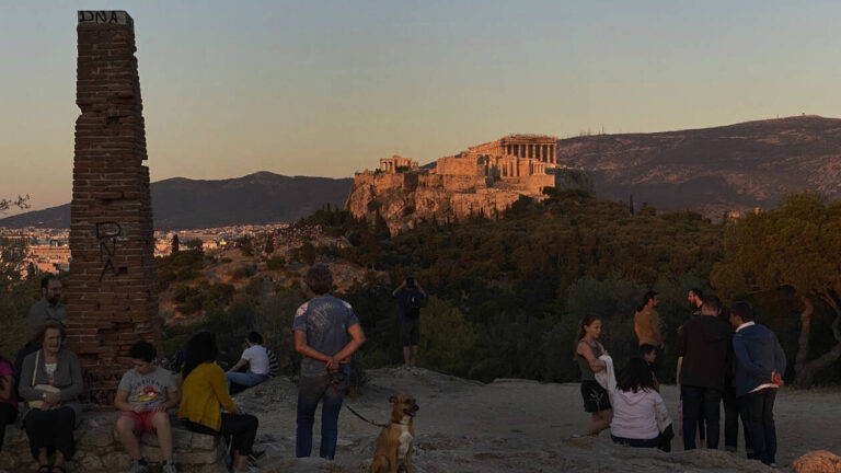 Κορωνοϊός: Καθηγητής προβλέπει έλευση 6.000 – 10.000 ασυμπτωματικών τουριστών στην Ελλάδα