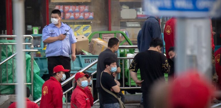 Πεκίνο: Λουκέτο σε κεντρική αγορά λόγω της αύξησης των κρουσμάτων