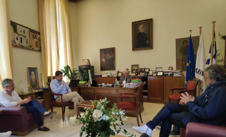 Συνάντηση Λαμπρινού – Αυγενάκη για τις εγκαταστάσεις του Τένις