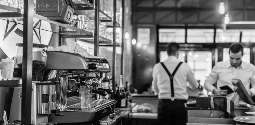 Εποχικοί υπάλληλοι: Ποιοι επαναπροσλαμβάνονται – Οι πληρωμές των 534 ευρώ