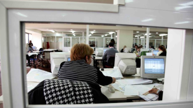 Συντάξεις: Τρεις πληρωμές επικουρικών μέσα στον Ιούλιο – Αναλυτικά οι ημερομηνίες
