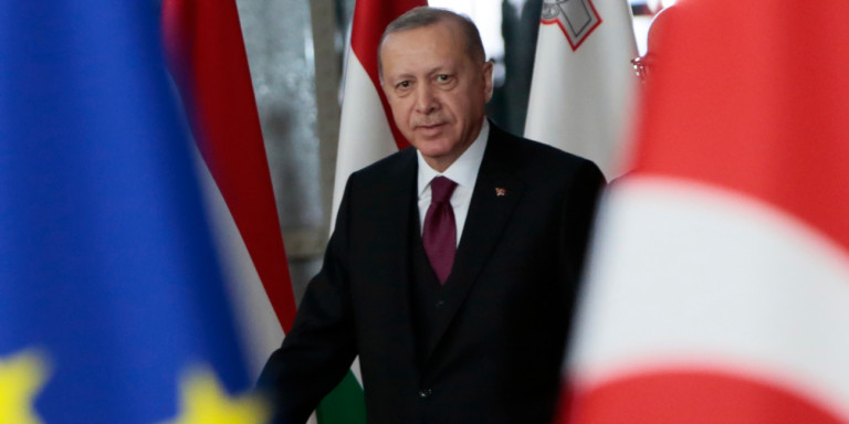 Δημοσίευμα σοκ για τη σχέση Τραμπ-Ερντογάν – Μύδροι κατά του «πλανητάρχη»