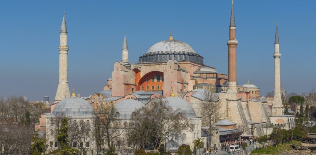 Τουρκικός Τύπος για Αγία Σοφία: «Λίγες μέρες έμειναν για την προσευχή»