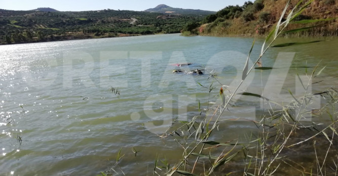 Ηράκλειο: Το κλεμμένο αγροτικό βρέθηκε βυθισμένο στο φράγμα (εικόνες)