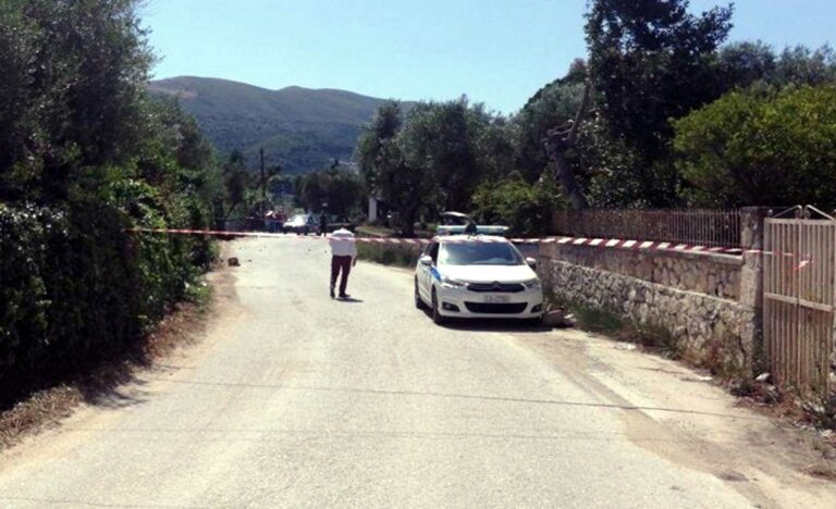 Μαφιόζικη επίθεση με μία νεκρή – Τους πυροβόλησαν ενώ ήταν πάνω σε μηχανή