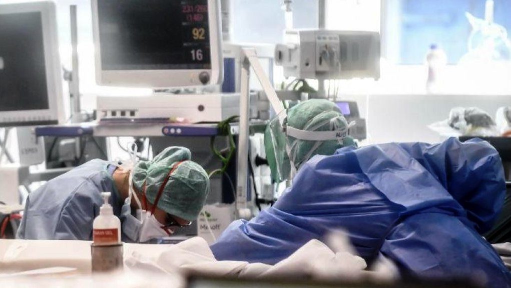 Κορωνοϊός: Έφτασαν τους 1.700 οι ασθενείς στα νοσοκομεία