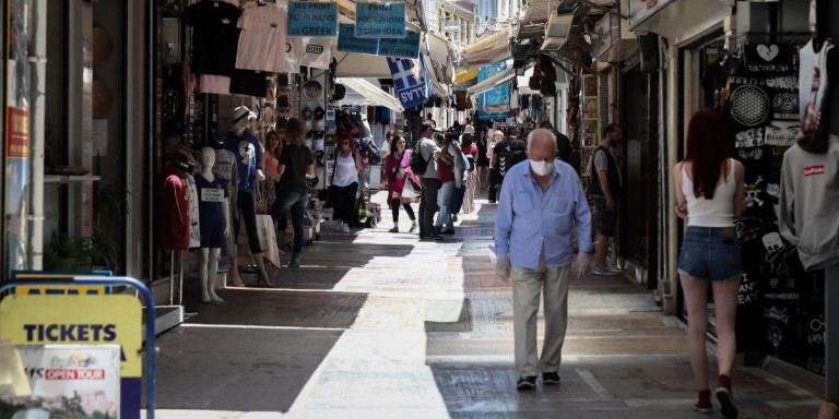 Ο τουρισμός ανεβάζει το λιανεμπόριο