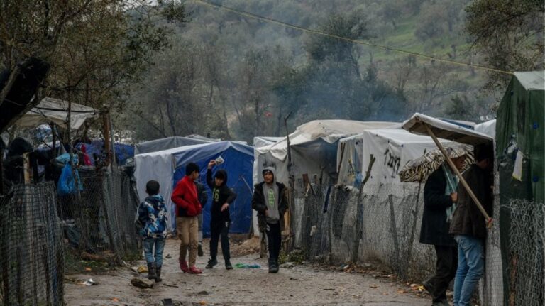 Βγήκαν δυο φορές τα μαχαίρια στη Μόρια