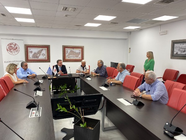 «Έπεσαν» οι υπογραφές για την επέκταση της Βιβλιοθήκης της Πανεπιστημιούπολης Ρεθύμνου