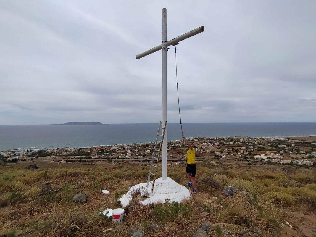 Κρήτη: Μεταμορφώνουν τον επιβλητικό σταυρό του «Κοψά» (εικόνες – βίντεο)