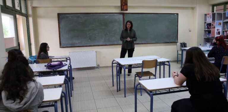 Κεραμέως για πανελλήνιες: Τότε βγαίνουν οι βαθμολογίες