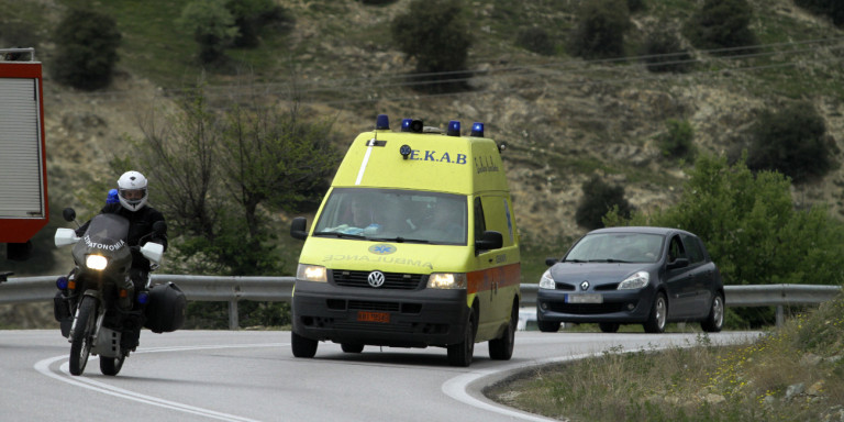 Κρήτη: Σοβαρό τροχαίο με δύο εγκλωβισμένους – Αυτοκίνητο έπεσε σε γκρεμό
