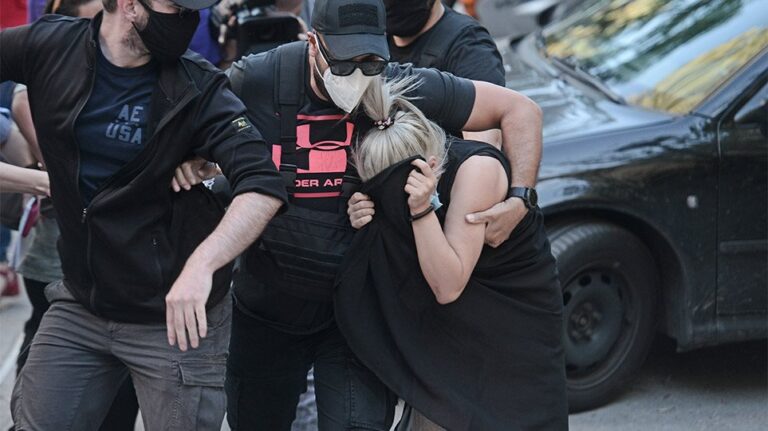 Επίθεση με βιτριόλι: Ασκήθηκε δίωξη για κακούργημα στην 35χρονη