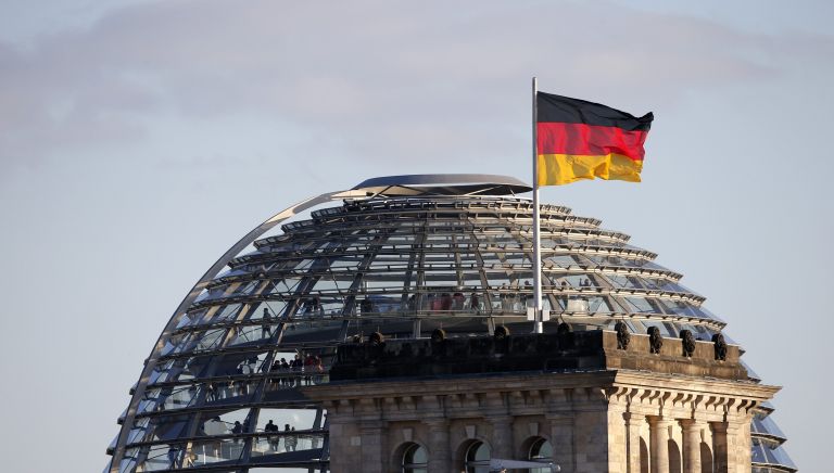 Κορωνοϊός: Συναγερμός στη Γερμανία με 870 νέα κρούσματα σε μία ημέρα