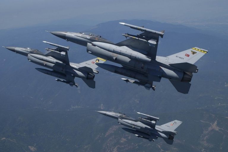 Νέες υπερπτήσεις τουρκικών F-16 σε Οινούσσες και Παναγιά