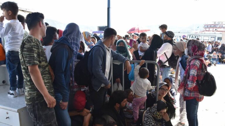 Δύο βάρκες με 90 πρόσφυγες έφτασαν στη Μυτιλήνη