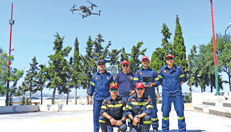 Η ομάδα με τα drones: Η ΕΜΑΚ Κρήτης δίνει τη δική της από… αέρος μάχη!